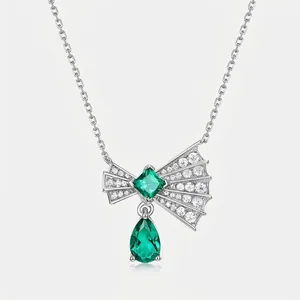 Collier en Argent Sterling 925 avec Émeraude de Culture pour Femme Pendentif Nœud Papillon Éventail Incrusté de Zirconia Bijoux Élégants