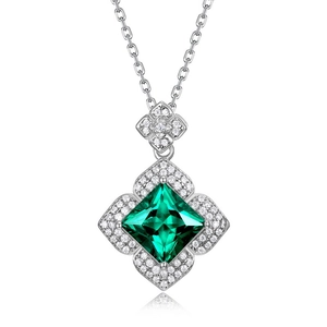 Collier en argent S925 avec pierre verte taille émeraude et serti halo floral raffiné