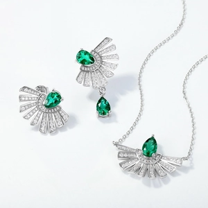 Vintage S925 silver jewelry set with pear-cut emerald gemstones and fan-shaped diamonds