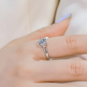 Classic S925 sterling silver six-prong ring with a brilliant 1-carat round solitaire diamond