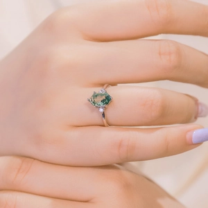 S925 sterling silver ring with hexagonal moss agate stone and side diamonds