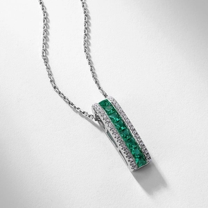 S925 sterling silver necklace with a rectangular emerald pendant and pavé diamonds