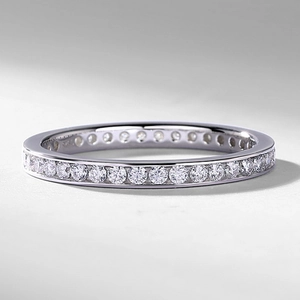 Eternity ring in S925 sterling silver with sparkling moissanite stones in a full pave setting