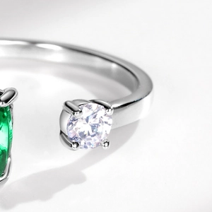 925 silver open ring with emerald green and white zircon stones in polished setting