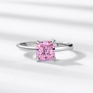 Bague en argent S925 avec diamant rose taille glace de forme carrée et serti 4 griffes