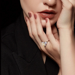 Bague ouverte en argent S925 avec pierre jaune radiante et halo de diamants