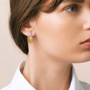 Elegant pineapple shape S925 sterling silver earrings with yellow high carbon diamond center