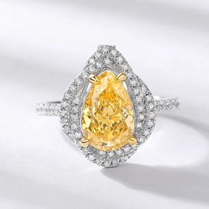 Bague en argent S925 avec diamant jaune taille poire et entourage de brillants