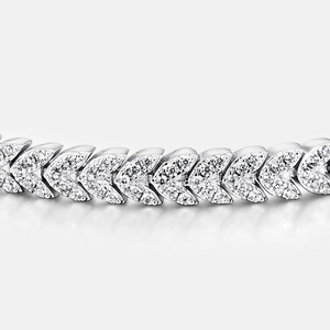 Funkelndes S925 Sterling Silber V-Armband mit eisigen Pavé-Diamanten im Hip-Hop-Stil