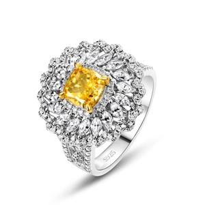 Bague luxe en argent S925 avec pierre jaune taille coussin et pétales étincelants