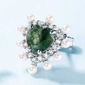 Boucles d'oreilles cœur en argent S925 avec agate mousse verte et perles blanches