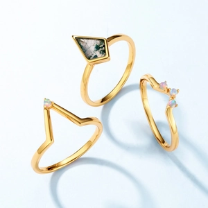 Three-piece S925 silver gold-plated ring set with kite-shaped green moss agate and opal beads
