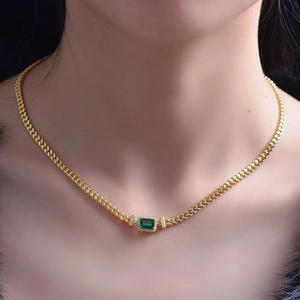 Elegance 925 silver necklace with emerald cut green gemstone on cuban chain