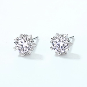 Classic S925 sterling silver moissanite stud earrings with snowflake prong setting