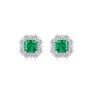 Boucles d'oreilles en argent S925 avec pierres vert émeraude et halo de diamants flocon