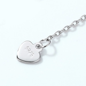 Collana cuore lucido in argento sterling S925 con moissanite su una catena sottile