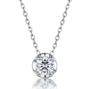 Collana classica in argento S925 con ciondolo in moissanite rotonda dal taglio brillante
