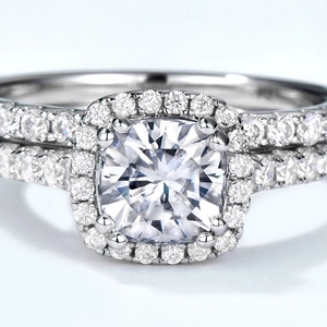 Luxurious S925 sterling silver moissanite ring with cushion-cut center stone and halo design