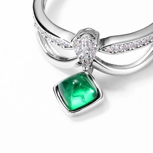 Bague élégante en argent S925 avec diamants en goutte et pendentif émeraude chic
