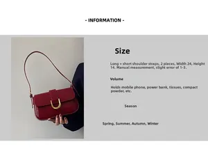 Détail du sac à bandoulière en cuir verni bordeaux avec boucle métallique dorée en U
