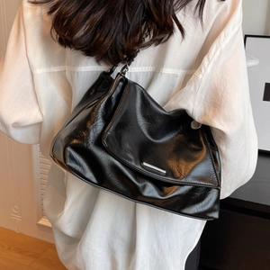 Women Large Capacity PU Leather Shoulder Bag Casual Wrinkled Tote Bag With Chain Strap Flip Cover Hobo Bag Daily Commuting