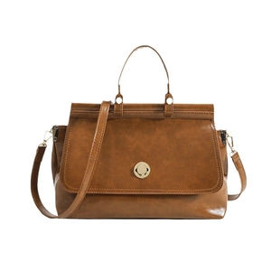 Cartella vintage in pelle oliata marrone con fibbia dorata e manico da donna