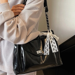 Large Capacity Glossy PU Leather Tote Bag For Women Sweet Lace Bow Chain Shoulder Bag With Metal Lock Fashion Crossbody Bag