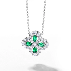 Elegant S925 silver necklace with emerald clover pendant and sparkling cubic zirconia