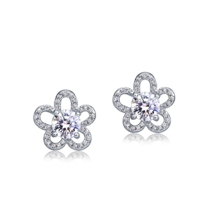 Sparkling S925 sterling silver flower stud earrings with brilliant moissanite stone