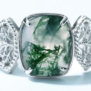 S925 silver open ring with cushion-cut moss agate and vintage vine relief details