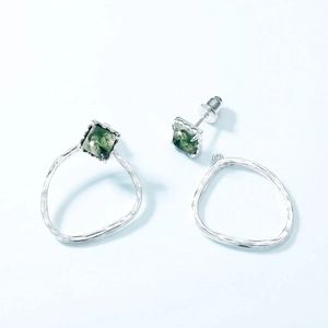 S925 silver moss agate earrings featuring detachable pendants and hammered texture surface