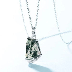S925 sterling silver necklace with moss agate pendant featuring sunburst engraving