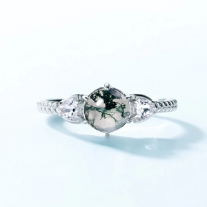 Anello geometrico in argento S925 con agata muschiata tonda e pietre preziose a goccia