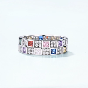 Anello chic in argento S925 con scacchiera arcobaleno in zircone colorato per donne alla moda