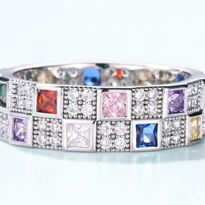 Anello in argento sterling S925 a scacchiera arcobaleno con zirconi colorati e cristalli