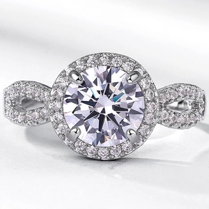 Λαμπερό δαχτυλίδι Moissanite halo από ασήμι S925 με σχέδιο split-shank pave