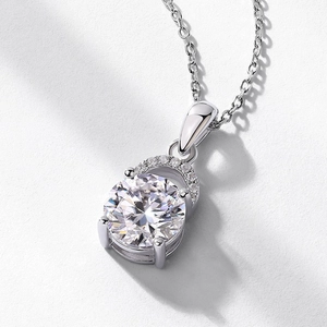 Elegante S925 zilveren Moissanite hanger met ronde diamantzetting en pavé-gezette oogje