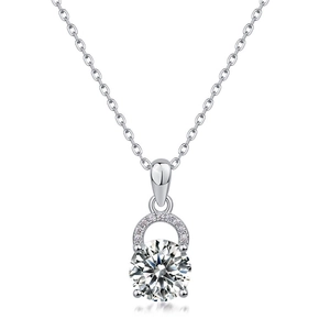 Minimalistische S925 zilveren moissanite hanger met 4-klauwzetting op fijne O-schakel