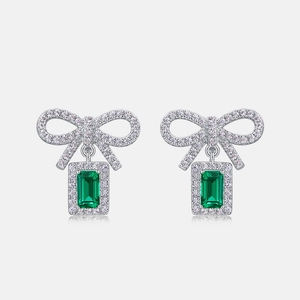 Boucles d'oreilles nœud en argent S925 avec pierre émeraude et micro-diamants brillants