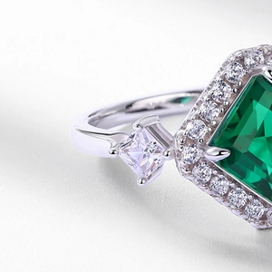 Vintage emerald-cut green stone ring with S925 silver pave setting and square diamonds