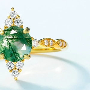 Vintage gold S925 silver ring featuring a green moss agate stone and zircon accents