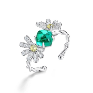 Bague vintage pétale avec pierre carrée vert émeraude et design marguerite en argent