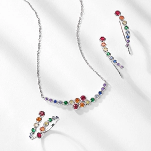 Parure élégante en argent 925 avec pierres précieuses arc-en-ciel en serti clos