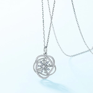 Élégant collier flocon de neige en argent S925 avec pendentif en cristal sur chaîne fine