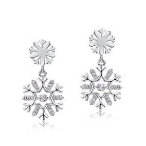 Sparkling S925 sterling silver snowflake stud earrings with white zircon stones for winter