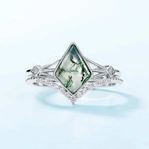 S925 silver set featuring a kite-cut moss agate ring and V-shaped diamond band