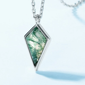 Minimalist geometric 925 silver necklace with kite-shaped natural green moss agate pendant