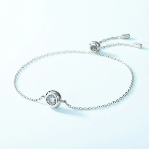Bracciale regolabile in argento S925 con moissanite scintillante e pietra rotonda incastonata