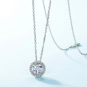 S925 sterling zilveren halo-ketting met een briljant rond geslepen moissanite hanger