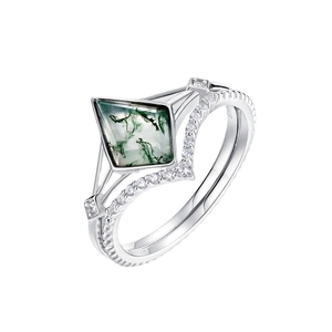 S925 sterling silver stacking ring set with kite-shaped green moss agate stone